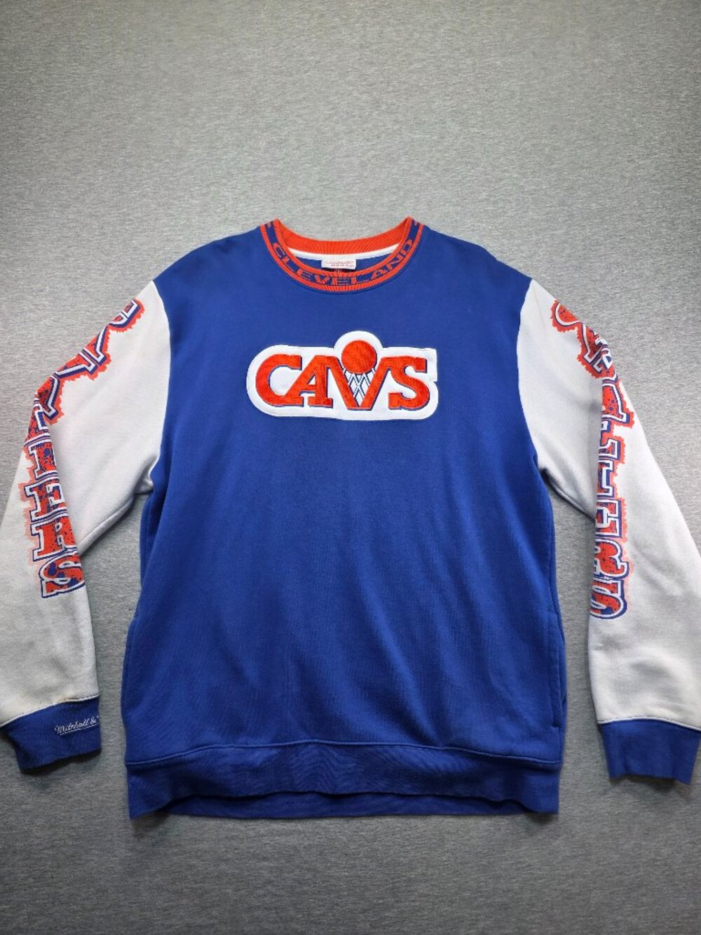 Mitchell & Ness Cleveland Cavaliers Vintage-style Crewneck Sweatshirt 2XL